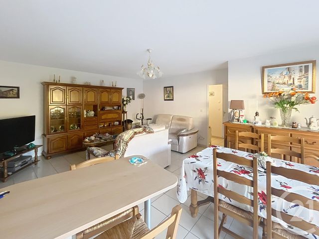 Appartement à vendre - 4 pièces - 87.97 m2 - ST RAPHAEL - 83 - PROVENCE-ALPES-COTE-D-AZUR - Century 21 Sud Habitat