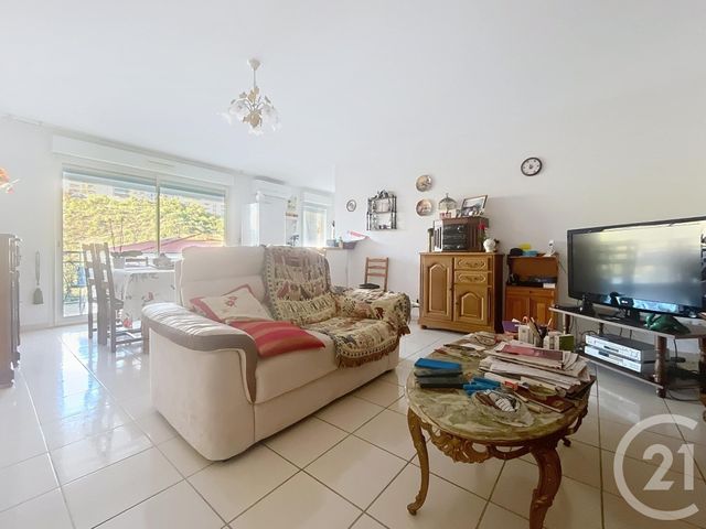 Appartement à vendre - 4 pièces - 87.97 m2 - ST RAPHAEL - 83 - PROVENCE-ALPES-COTE-D-AZUR - Century 21 Sud Habitat