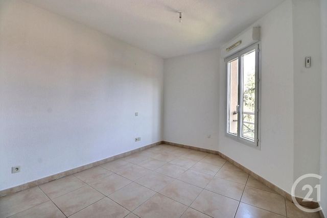 Appartement F3 à vendre - 3 pièces - 78.28 m2 - ST RAPHAEL - 83 - PROVENCE-ALPES-COTE-D-AZUR - Century 21 Sud Habitat