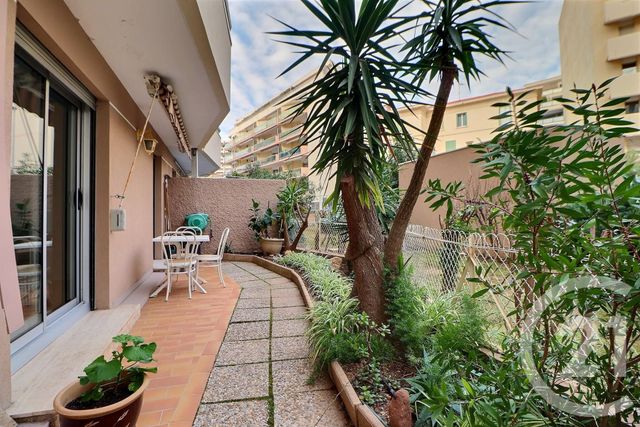 Appartement F3 à vendre - 3 pièces - 80.0 m2 - ST RAPHAEL - 83 - PROVENCE-ALPES-COTE-D-AZUR - Century 21 Sud Habitat