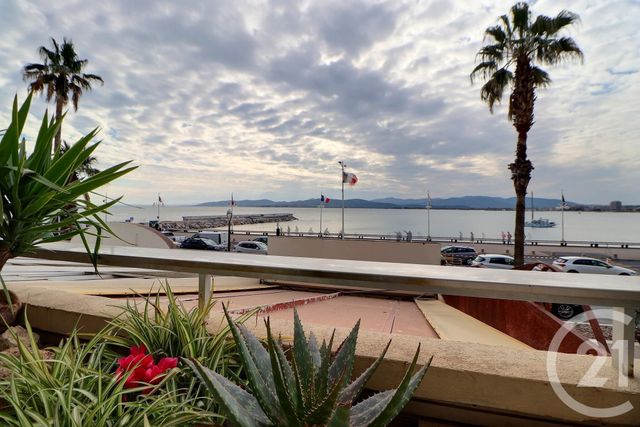 Appartement F3 à vendre - 3 pièces - 80.0 m2 - ST RAPHAEL - 83 - PROVENCE-ALPES-COTE-D-AZUR - Century 21 Sud Habitat