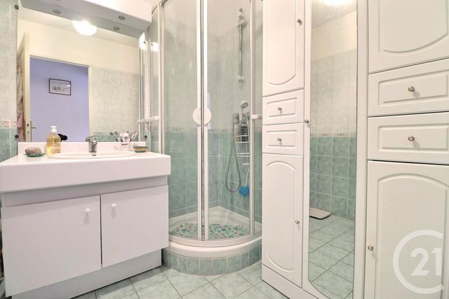 Afficher la photo en grand Appartement T2 à vendre - 2 pièces - 51.2 m2 - FREJUS - 83 - PROVENCE-ALPES-COTE-D-AZUR - Century 21 Sud Habitat