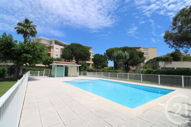 Afficher la photo en grand Appartement T2 à vendre - 2 pièces - 51.2 m2 - FREJUS - 83 - PROVENCE-ALPES-COTE-D-AZUR - Century 21 Sud Habitat