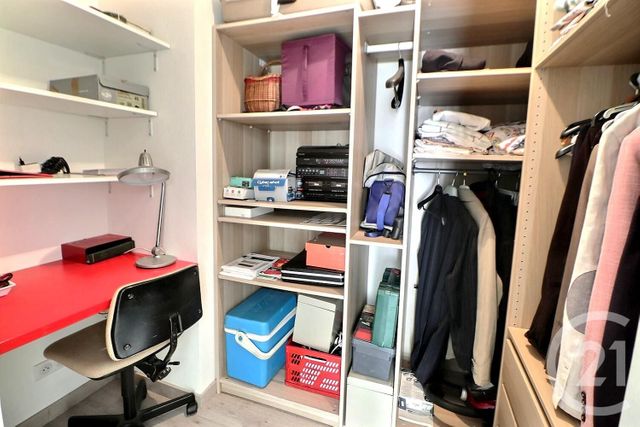 Afficher la photo en grand Appartement T3 à vendre - 3 pièces - 73.47 m2 - ST RAPHAEL - 83 - PROVENCE-ALPES-COTE-D-AZUR - Century 21 Sud Habitat