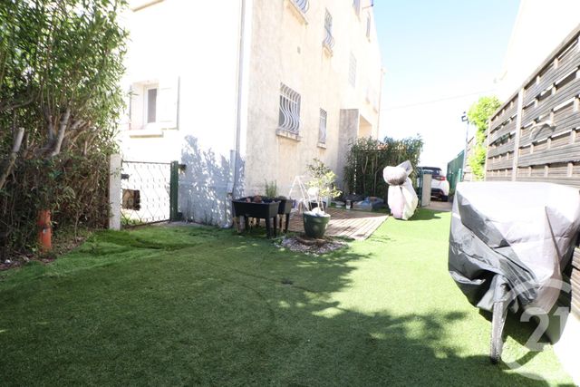 Afficher la photo en grand Appartement T4 à vendre - 4 pièces - 100.0 m2 - ST RAPHAEL - 83 - PROVENCE-ALPES-COTE-D-AZUR - Century 21 Sud Habitat