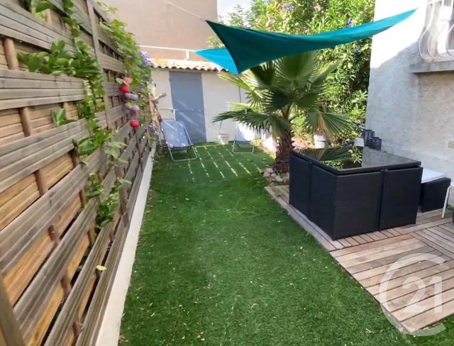 Afficher la photo en grand Appartement T4 à vendre - 4 pièces - 100.0 m2 - ST RAPHAEL - 83 - PROVENCE-ALPES-COTE-D-AZUR - Century 21 Sud Habitat