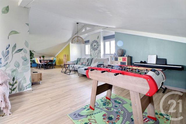 Afficher la photo en grand Appartement T4 à vendre - 4 pièces - 100.0 m2 - ST RAPHAEL - 83 - PROVENCE-ALPES-COTE-D-AZUR - Century 21 Sud Habitat