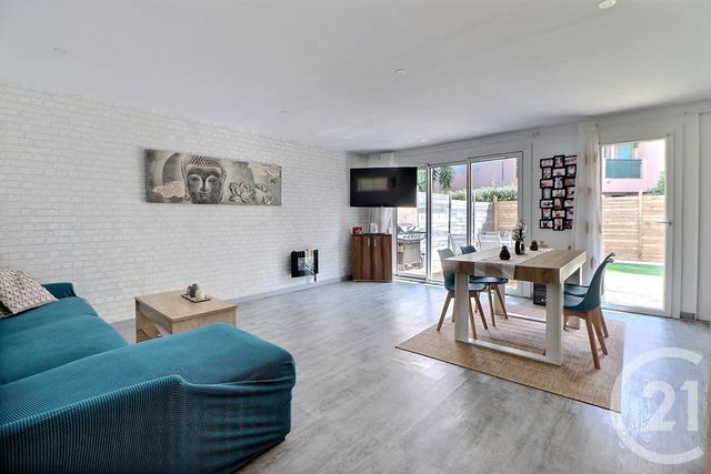 Appartement T2 à vendre - 2 pièces - 48.0 m2 - FREJUS - 83 - PROVENCE-ALPES-COTE-D-AZUR - Century 21 Sud Habitat