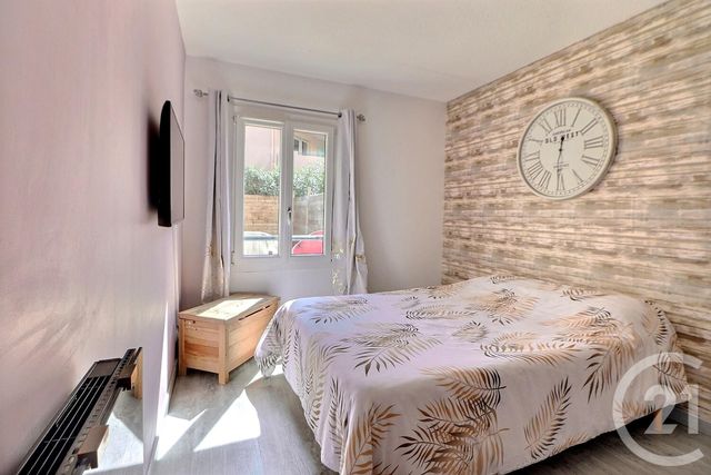 Appartement T2 à vendre - 2 pièces - 48.0 m2 - FREJUS - 83 - PROVENCE-ALPES-COTE-D-AZUR - Century 21 Sud Habitat