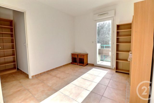 Afficher la photo en grand Appartement F3 à vendre - 3 pièces - 74.0 m2 - ST RAPHAEL - 83 - PROVENCE-ALPES-COTE-D-AZUR - Century 21 Sud Habitat