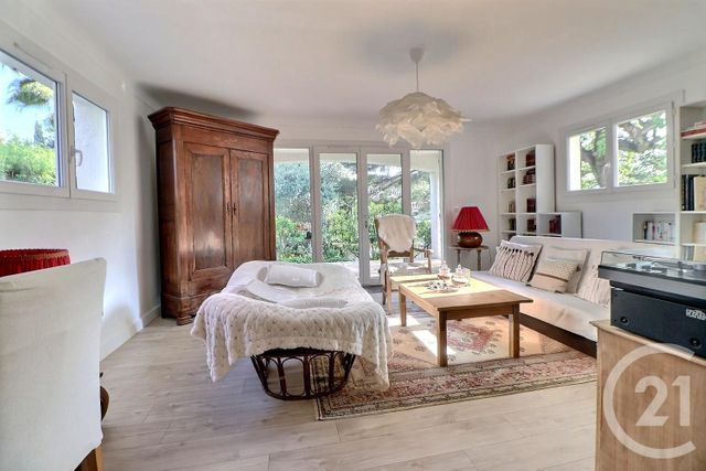 maison à vendre - 6 pièces - 163.0 m2 - ST RAPHAEL - 83 - PROVENCE-ALPES-COTE-D-AZUR - Century 21 Sud Habitat