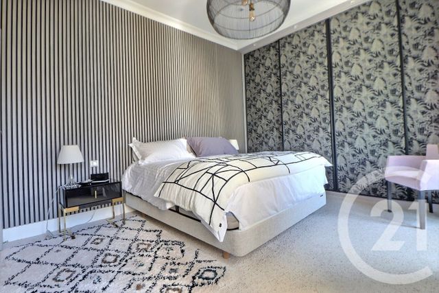 Afficher la photo en grand maison à vendre - 7 pièces - 244.0 m2 - ST RAPHAEL - 83 - PROVENCE-ALPES-COTE-D-AZUR - Century 21 Sud Habitat