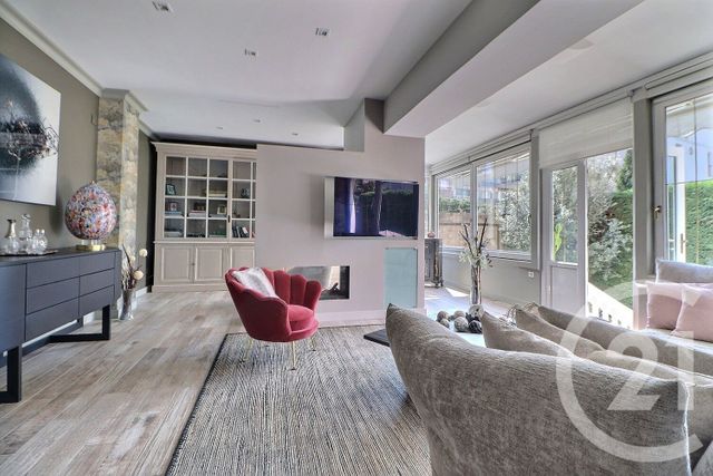 Afficher la photo en grand maison à vendre - 7 pièces - 244.0 m2 - ST RAPHAEL - 83 - PROVENCE-ALPES-COTE-D-AZUR - Century 21 Sud Habitat