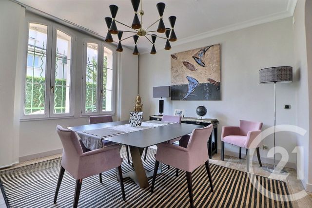 Afficher la photo en grand maison à vendre - 7 pièces - 244.0 m2 - ST RAPHAEL - 83 - PROVENCE-ALPES-COTE-D-AZUR - Century 21 Sud Habitat