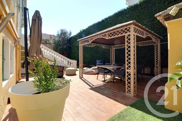 Afficher la photo en grand maison à vendre - 7 pièces - 244.0 m2 - ST RAPHAEL - 83 - PROVENCE-ALPES-COTE-D-AZUR - Century 21 Sud Habitat