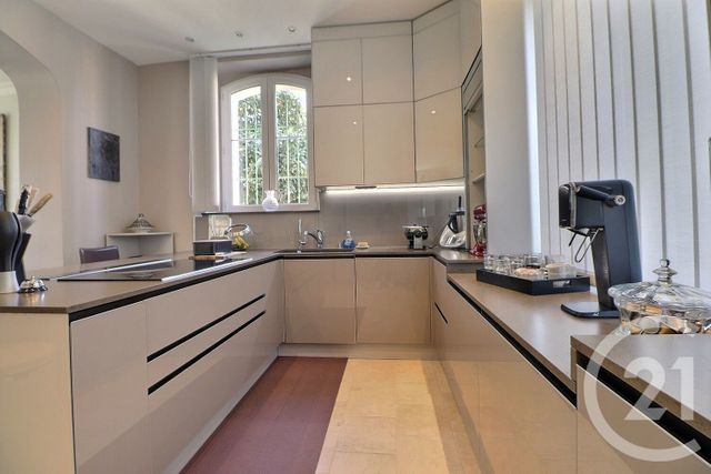 Afficher la photo en grand maison à vendre - 7 pièces - 244.0 m2 - ST RAPHAEL - 83 - PROVENCE-ALPES-COTE-D-AZUR - Century 21 Sud Habitat