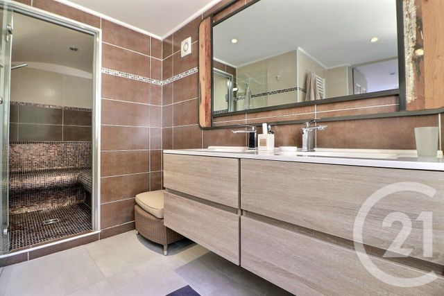 Afficher la photo en grand maison à vendre - 7 pièces - 244.0 m2 - ST RAPHAEL - 83 - PROVENCE-ALPES-COTE-D-AZUR - Century 21 Sud Habitat
