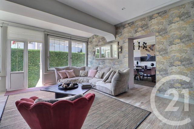 Afficher la photo en grand maison à vendre - 7 pièces - 244.0 m2 - ST RAPHAEL - 83 - PROVENCE-ALPES-COTE-D-AZUR - Century 21 Sud Habitat