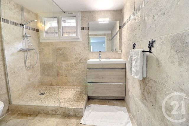 maison à vendre - 4 pièces - 82.0 m2 - ST RAPHAEL - 83 - PROVENCE-ALPES-COTE-D-AZUR - Century 21 Sud Habitat