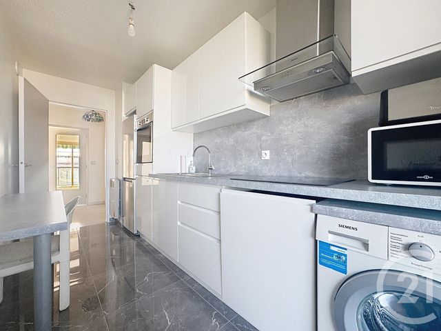 Appartement T4 à vendre - 4 pièces - 80.74 m2 - ST RAPHAEL - 83 - PROVENCE-ALPES-COTE-D-AZUR - Century 21 Sud Habitat