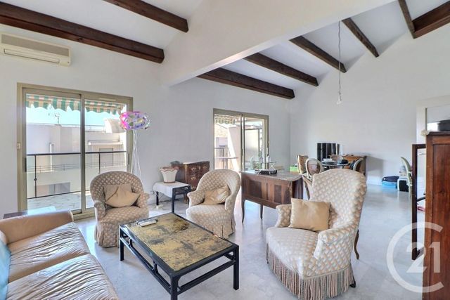 Afficher la photo en grand Appartement T4 à vendre - 4 pièces - 80.74 m2 - ST RAPHAEL - 83 - PROVENCE-ALPES-COTE-D-AZUR - Century 21 Sud Habitat