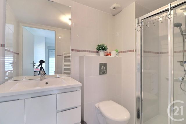 Appartement T4 à vendre - 4 pièces - 91.82 m2 - FREJUS - 83 - PROVENCE-ALPES-COTE-D-AZUR - Century 21 Sud Habitat