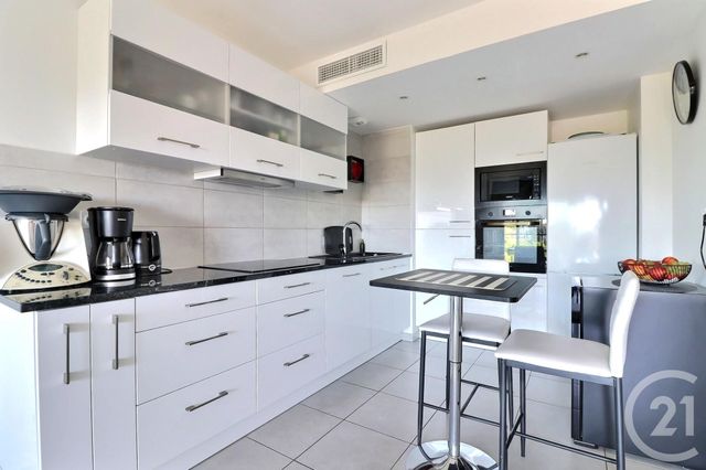 Appartement T4 à vendre - 4 pièces - 91.82 m2 - FREJUS - 83 - PROVENCE-ALPES-COTE-D-AZUR - Century 21 Sud Habitat