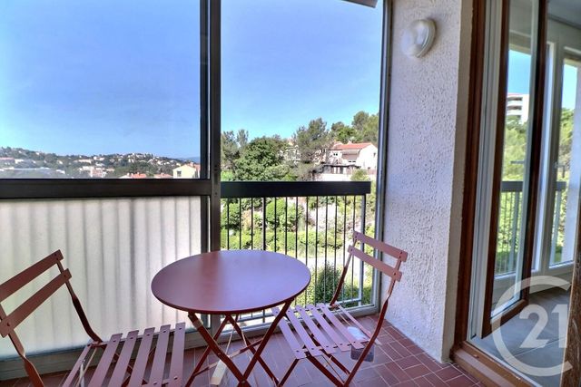 Appartement T4 à vendre - 4 pièces - 76.0 m2 - ST RAPHAEL - 83 - PROVENCE-ALPES-COTE-D-AZUR - Century 21 Sud Habitat