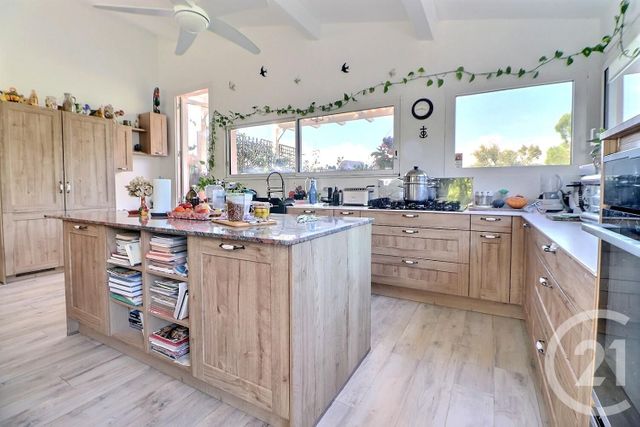 maison à vendre - 8 pièces - 215.0 m2 - PUGET SUR ARGENS - 83 - PROVENCE-ALPES-COTE-D-AZUR - Century 21 Sud Habitat