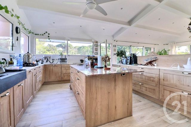 maison à vendre - 8 pièces - 215.0 m2 - PUGET SUR ARGENS - 83 - PROVENCE-ALPES-COTE-D-AZUR - Century 21 Sud Habitat