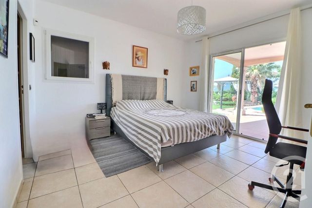 maison à vendre - 6 pièces - 182.0 m2 - BAGNOLS EN FORET - 83 - PROVENCE-ALPES-COTE-D-AZUR - Century 21 Sud Habitat