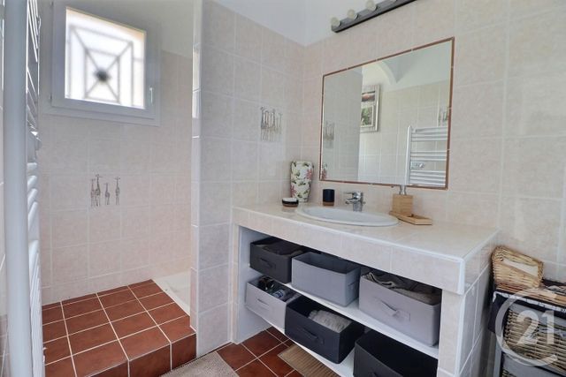 maison à vendre - 6 pièces - 182.0 m2 - BAGNOLS EN FORET - 83 - PROVENCE-ALPES-COTE-D-AZUR - Century 21 Sud Habitat