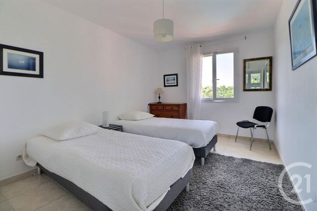 maison à vendre - 6 pièces - 182.0 m2 - BAGNOLS EN FORET - 83 - PROVENCE-ALPES-COTE-D-AZUR - Century 21 Sud Habitat