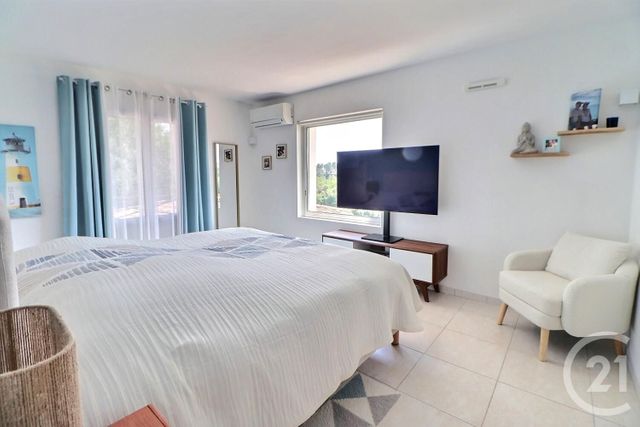 maison à vendre - 6 pièces - 206.0 m2 - BAGNOLS EN FORET - 83 - PROVENCE-ALPES-COTE-D-AZUR - Century 21 Sud Habitat