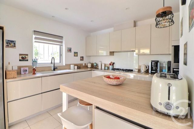 maison à vendre - 6 pièces - 206.0 m2 - BAGNOLS EN FORET - 83 - PROVENCE-ALPES-COTE-D-AZUR - Century 21 Sud Habitat