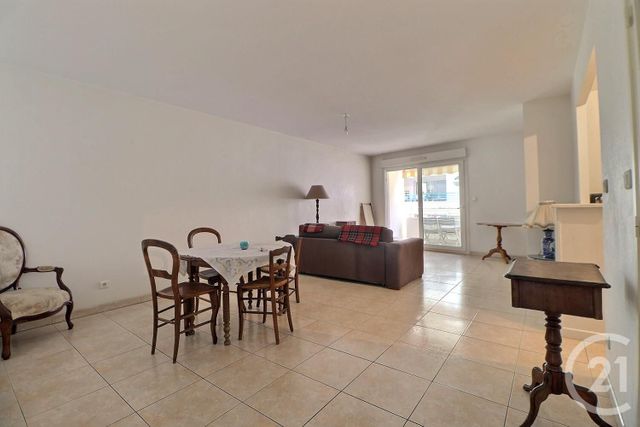 Appartement F3 à vendre - 3 pièces - 72.37 m2 - ST RAPHAEL - 83 - PROVENCE-ALPES-COTE-D-AZUR - Century 21 Sud Habitat