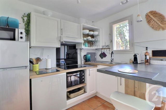 Appartement à vendre - 2 pièces - 35.0 m2 - FREJUS - 83 - PROVENCE-ALPES-COTE-D-AZUR - Century 21 Sud Habitat