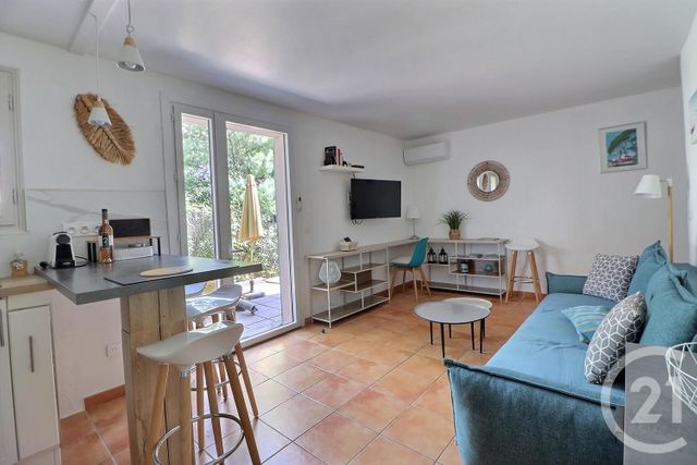 Appartement à vendre - 2 pièces - 35.0 m2 - FREJUS - 83 - PROVENCE-ALPES-COTE-D-AZUR - Century 21 Sud Habitat