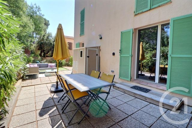 Appartement à vendre - 2 pièces - 35.0 m2 - FREJUS - 83 - PROVENCE-ALPES-COTE-D-AZUR - Century 21 Sud Habitat
