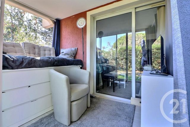 Appartement F2 à vendre - 2 pièces - 27.0 m2 - FREJUS - 83 - PROVENCE-ALPES-COTE-D-AZUR - Century 21 Sud Habitat