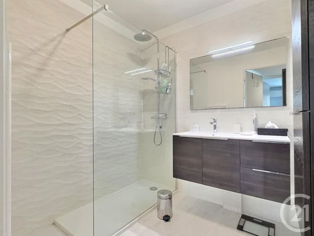 Appartement F2 à vendre - 2 pièces - 47.4 m2 - FREJUS - 83 - PROVENCE-ALPES-COTE-D-AZUR - Century 21 Sud Habitat