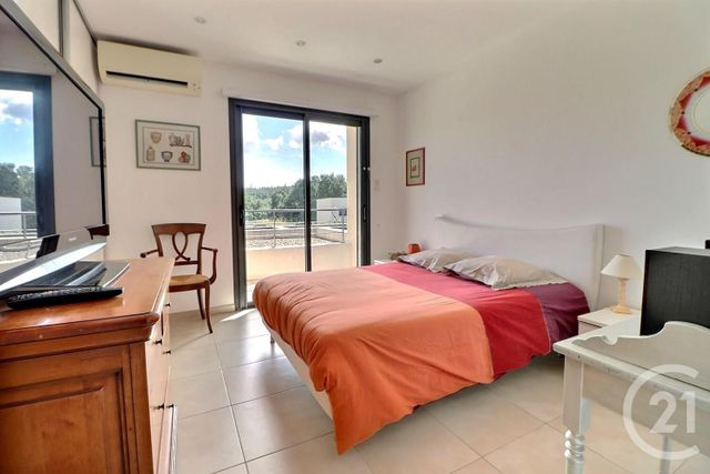 Appartement à vendre - 4 pièces - 110.0 m2 - ST RAPHAEL - 83 - PROVENCE-ALPES-COTE-D-AZUR - Century 21 Sud Habitat