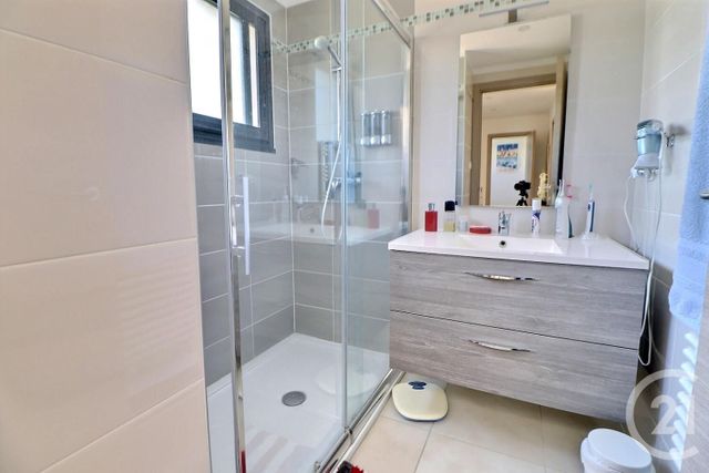 Appartement à vendre - 4 pièces - 110.0 m2 - ST RAPHAEL - 83 - PROVENCE-ALPES-COTE-D-AZUR - Century 21 Sud Habitat