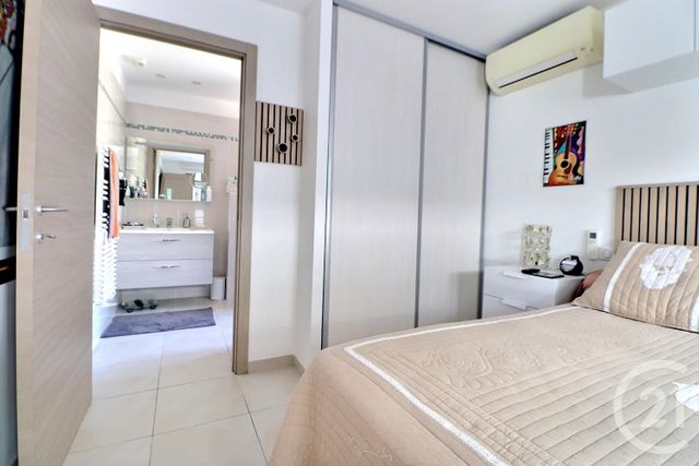 Appartement à vendre - 4 pièces - 110.0 m2 - ST RAPHAEL - 83 - PROVENCE-ALPES-COTE-D-AZUR - Century 21 Sud Habitat