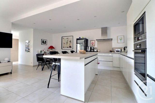 Appartement à vendre - 4 pièces - 110.0 m2 - ST RAPHAEL - 83 - PROVENCE-ALPES-COTE-D-AZUR - Century 21 Sud Habitat