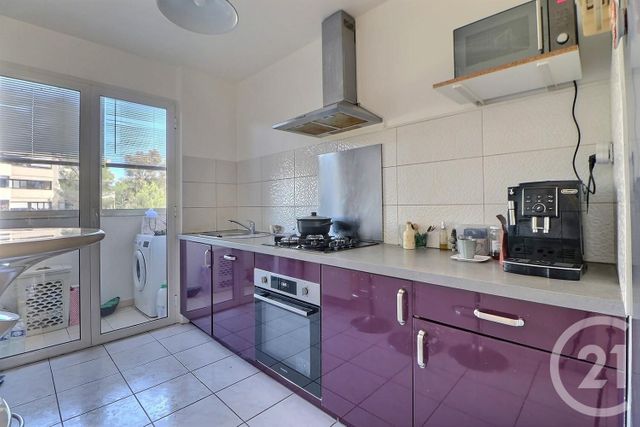 Appartement F3 à vendre - 3 pièces - 78.46 m2 - ST RAPHAEL - 83 - PROVENCE-ALPES-COTE-D-AZUR - Century 21 Sud Habitat