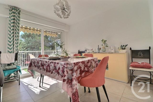 Appartement F3 à vendre - 3 pièces - 78.46 m2 - ST RAPHAEL - 83 - PROVENCE-ALPES-COTE-D-AZUR - Century 21 Sud Habitat