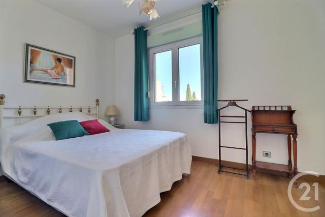 Appartement à vendre - 4 pièces - 77.18 m2 - ST RAPHAEL - 83 - PROVENCE-ALPES-COTE-D-AZUR - Century 21 Sud Habitat