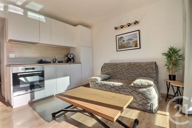 Appartement à vendre - 2 pièces - 23.55 m2 - ST RAPHAEL - 83 - PROVENCE-ALPES-COTE-D-AZUR - Century 21 Sud Habitat
