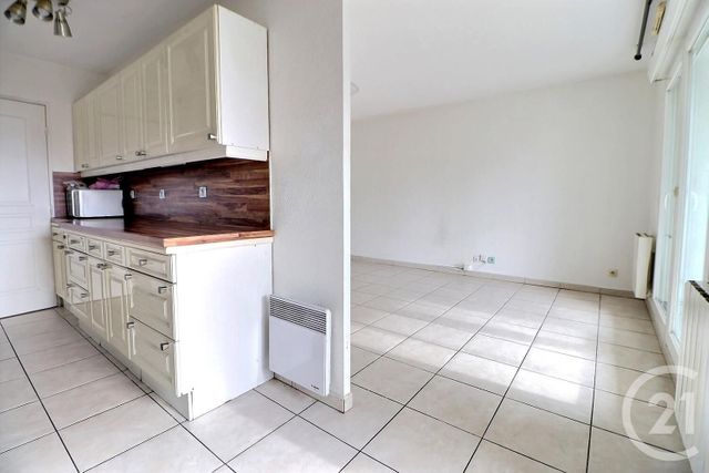 Appartement F3 à vendre - 3 pièces - 68.28 m2 - FREJUS - 83 - PROVENCE-ALPES-COTE-D-AZUR - Century 21 Sud Habitat